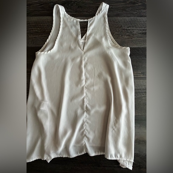 5/$10 Warehouse one polyester tank - Picture 4 of 5